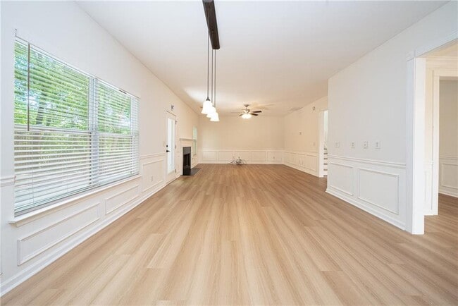 Building Photo - 715 Moonlight Way