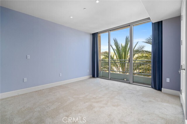 Building Photo - 3052 Scholarship