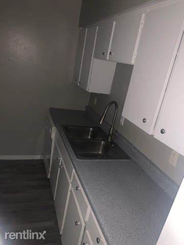 Building Photo - 1 br, 1 bath Apartment - 1900 Carl Rd