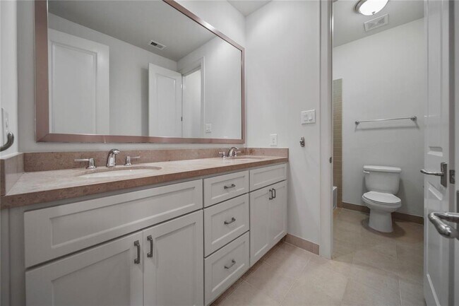 Building Photo - 42 Wooded Park Pl
