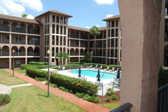 Building Photo - QUIET, PEACEFUL, ACROSS FROM STETSON