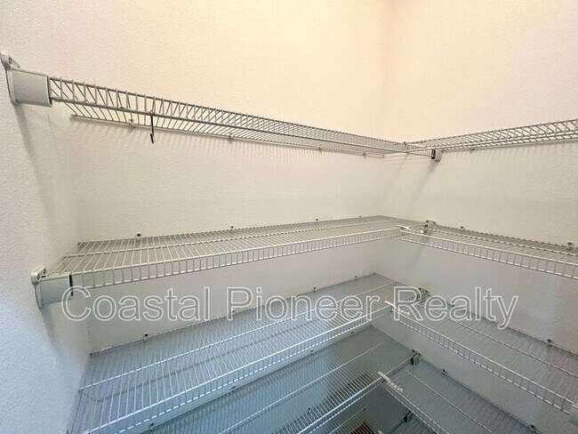 Building Photo - 2123 Roanoke Springs Dr