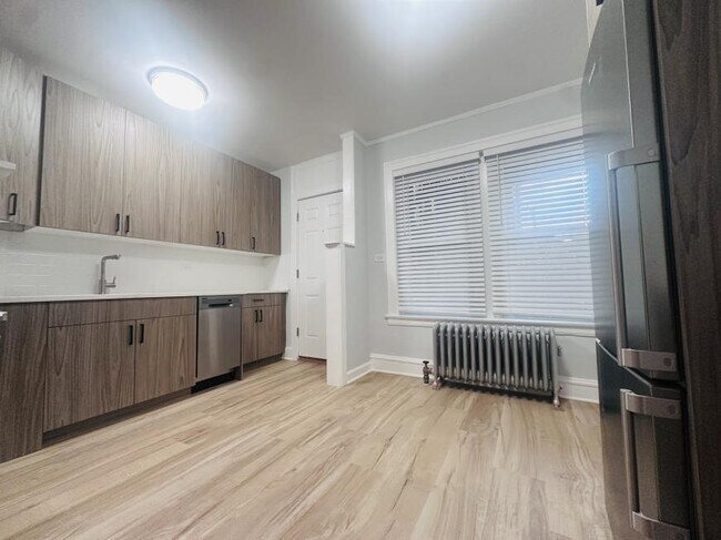 Building Photo - 0 bedroom in Chicago IL 60640