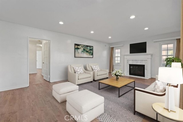 Building Photo - 336 W Hillcrest Blvd