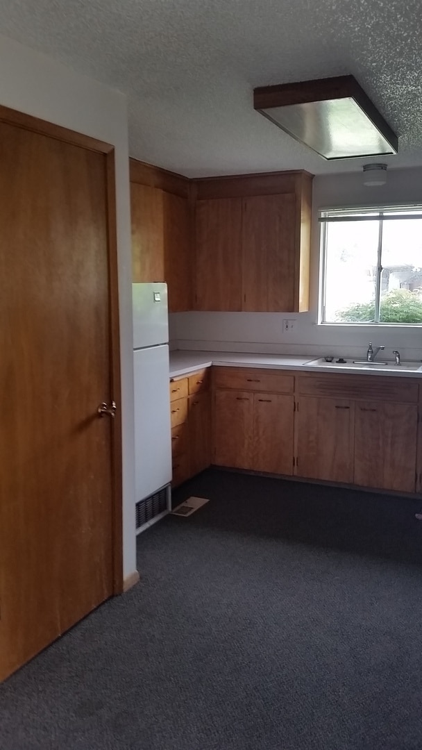 Building Photo - b1810