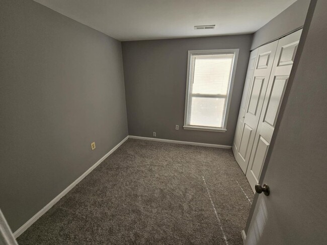 Building Photo - 4 Bedroom Townhouse in Baltimore County