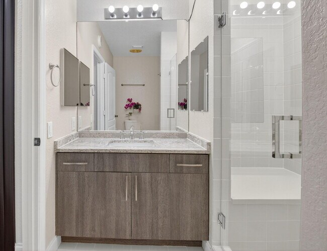 Building Photo - 1301 Belmont Pl