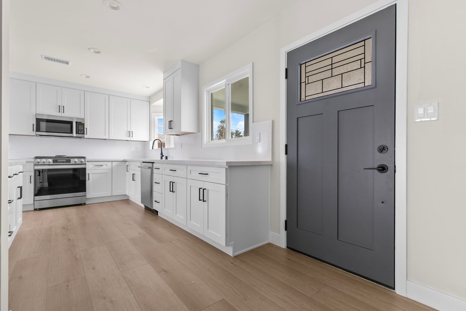 Building Photo - 6921 Bluebell Ave