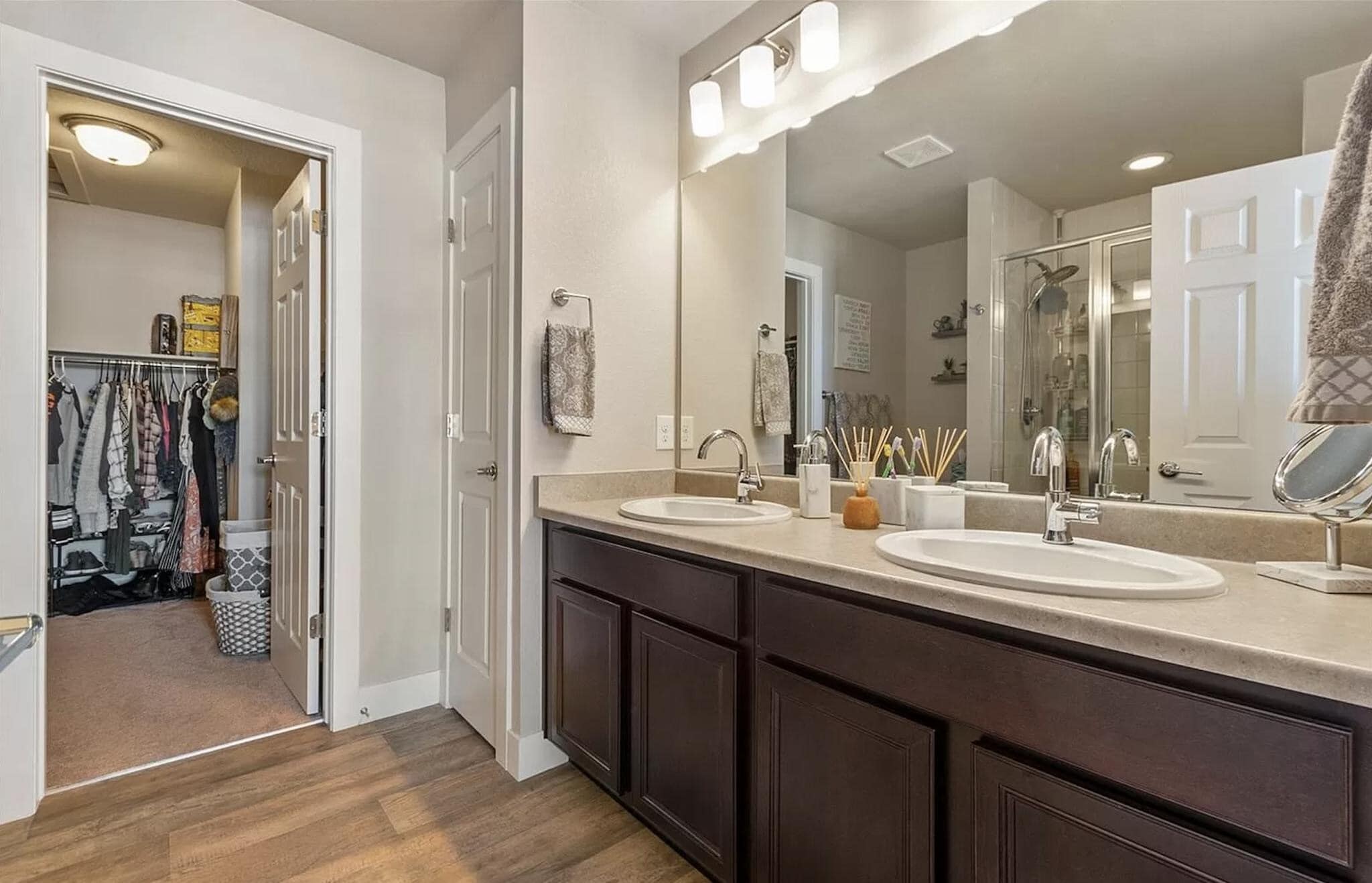 Master suite bathroom and walk-in closet - 16154 E 47th Dr