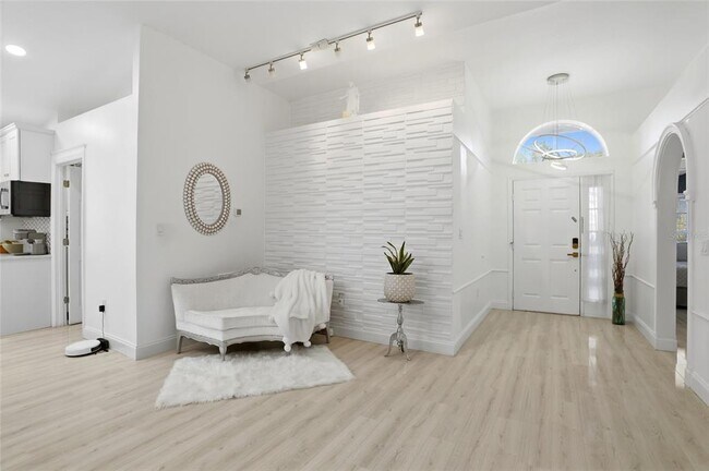 Building Photo - 10608 Laxton St