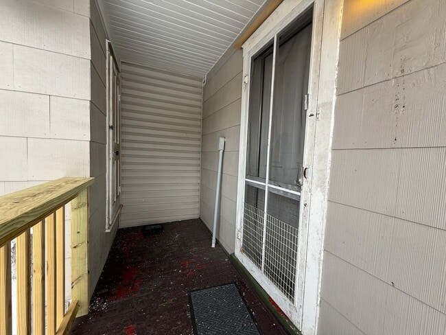 Building Photo - Pine Grove Mills Apartment!