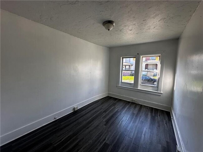 Building Photo - 410 Hallam Ave