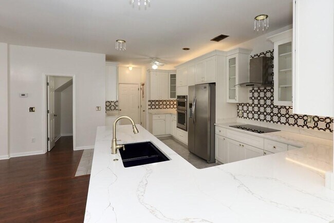 Building Photo - 2871 Cross Creek Dr
