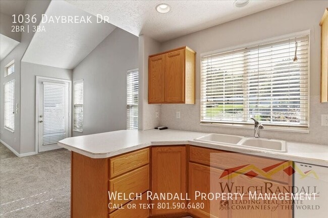 Building Photo - 1036 Daybreak Dr