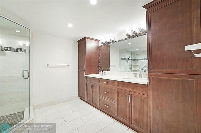 Building Photo - 7186 Promenade Dr