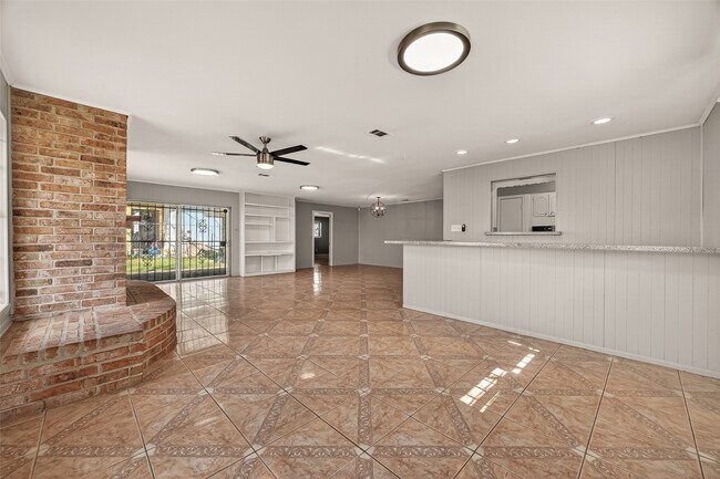 Building Photo - 10607 Bainbridge St