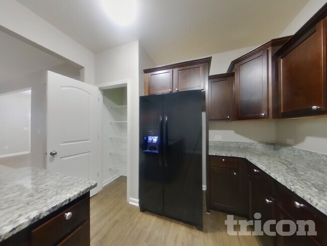 Building Photo - 178 Hidden Lakes Rd