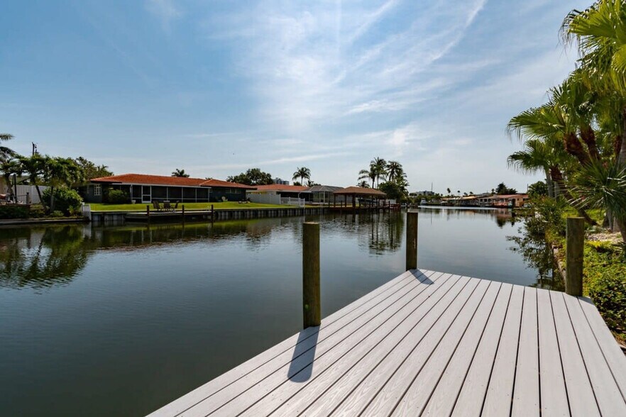 Building Photo - 179 Jamaica Dr