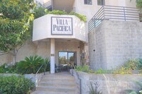 Building Photo - Spacious Lower Level Condo with all the Am...