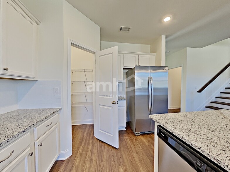 Building Photo - 5113 Jack Byrnes Dr