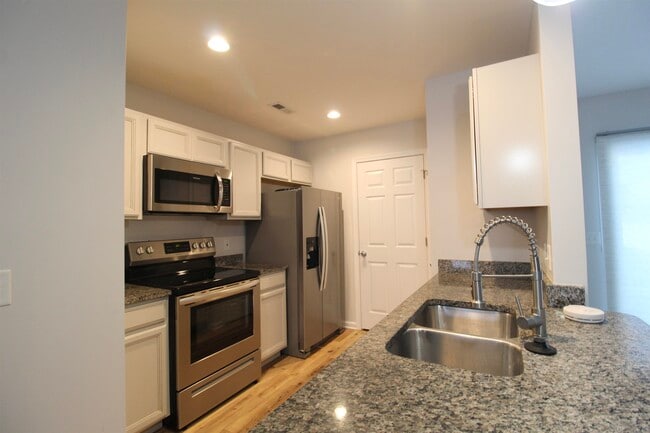 Building Photo - 2941 Locust Grv Ct