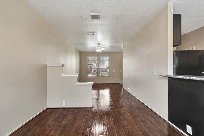 Building Photo - 23624 Wildwood Green Way