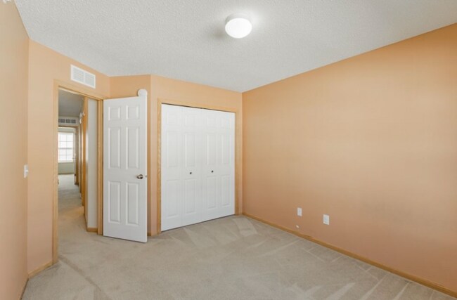 Building Photo - 1244 Chateau Ave
