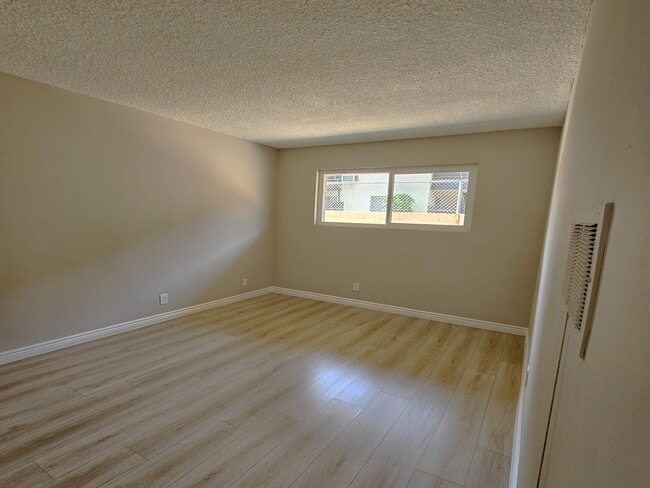 Building Photo - 8936 Cedros Ave