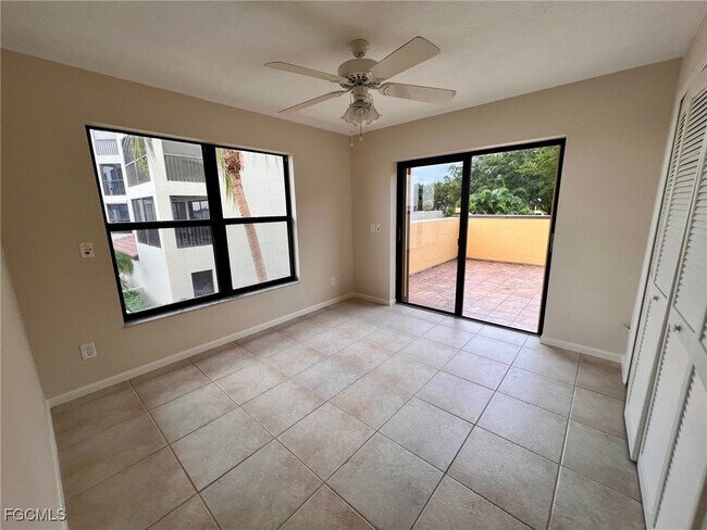 Building Photo - 4015 SE 20th Pl