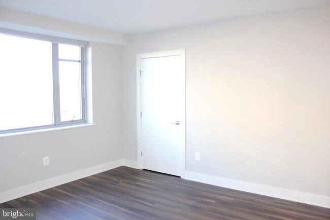 Building Photo - 1311 13th St NW