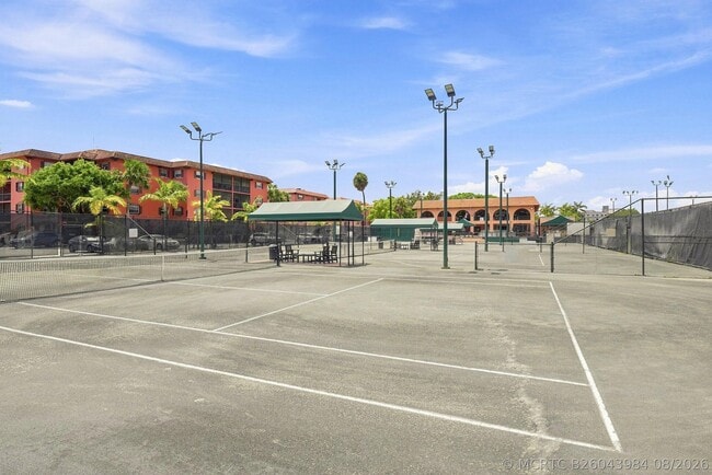 Building Photo - 640 Tennis Club Dr
