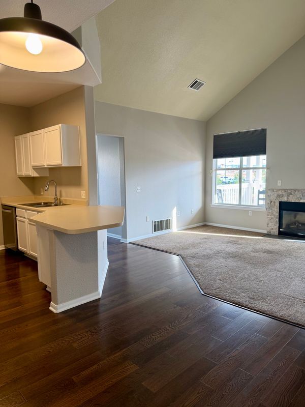 Building Photo - 6013 Castlegate Dr W