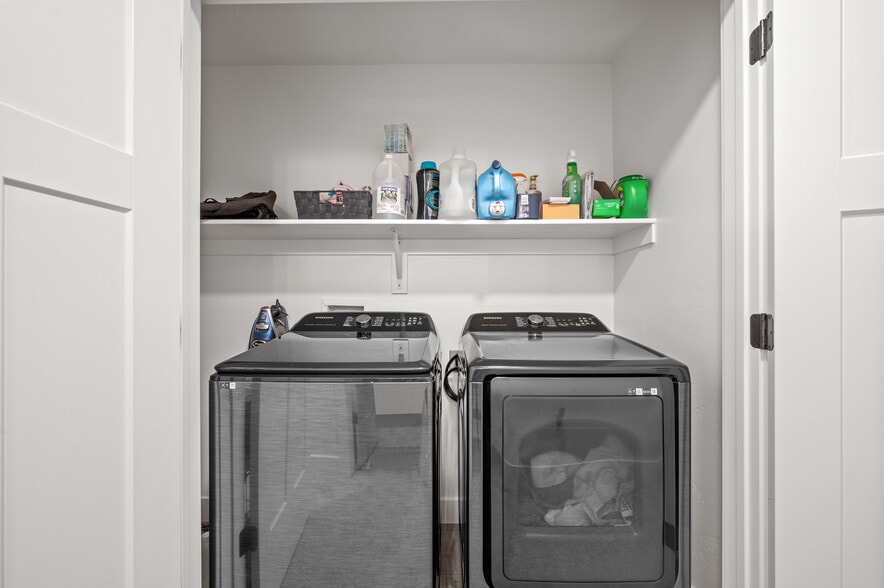 Building Photo - 6799 S 700 E