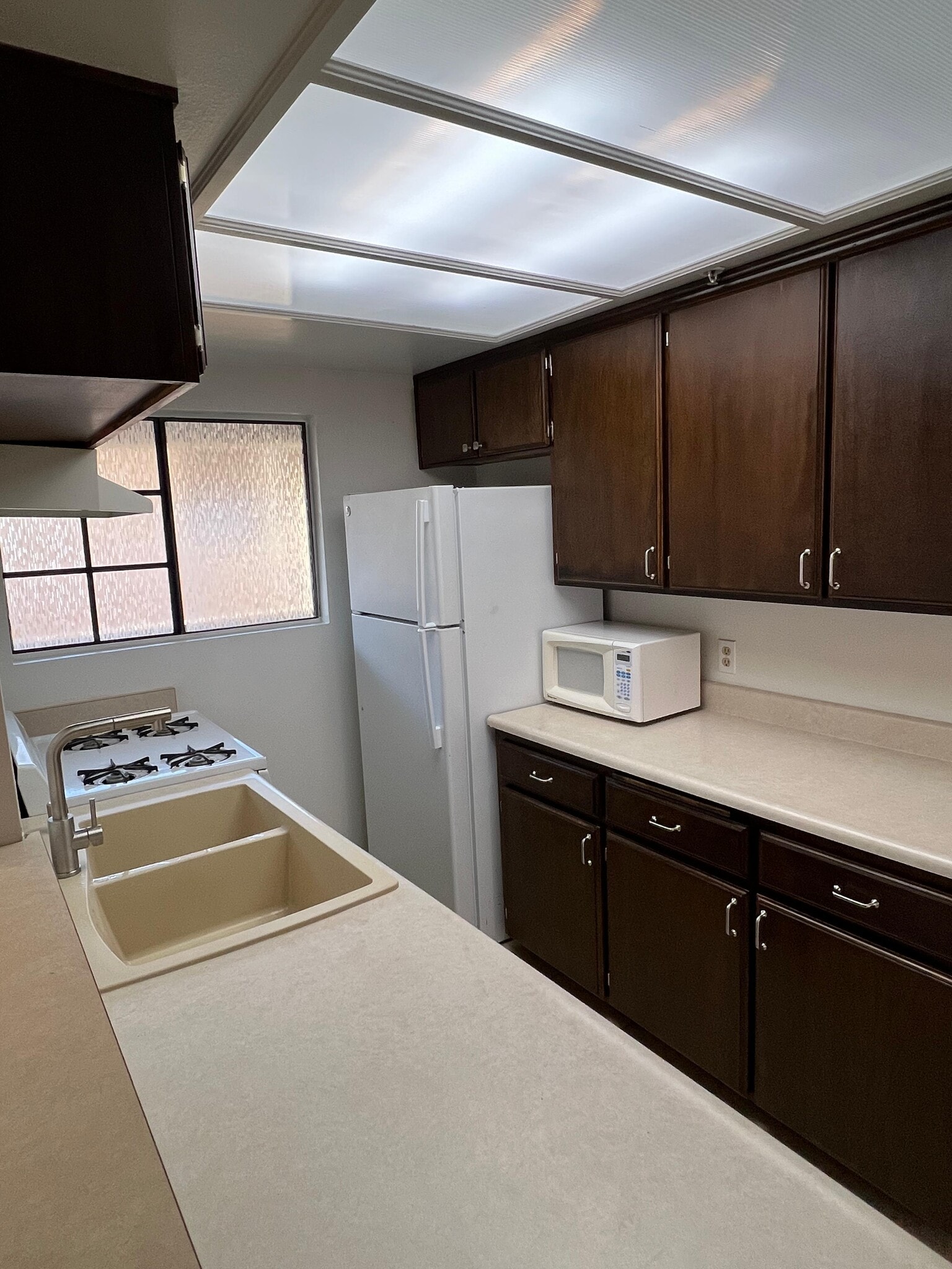 Kitchen - 236 S Curtis Ave