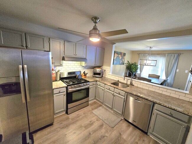 Building Photo - 9 Balsam Ct