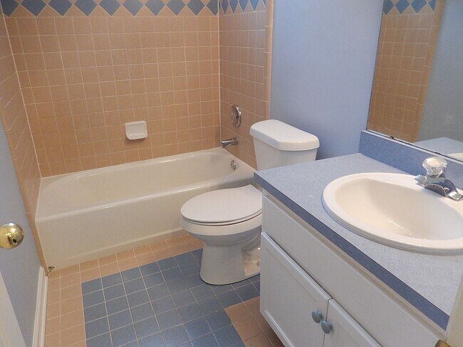 Building Photo - LOVELY 4/2.5 in Buck Lake Area on 1 Acre w/ 2 Car Garage, Washer/Dryer, Lawn Maint, & 2228 sq ft!...
