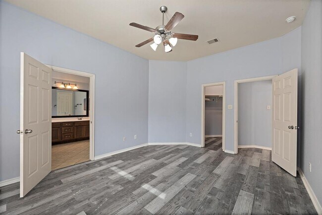 Building Photo - 11617 Glen Knoll Dr