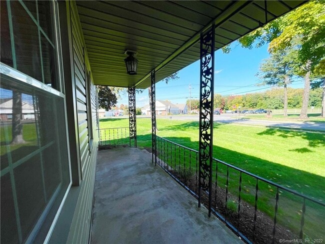 Building Photo - 341 Center Rd