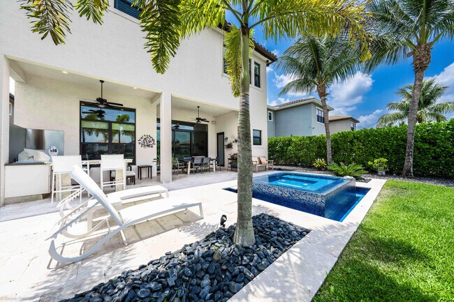 Building Photo - 9368 Eden Roc Ct