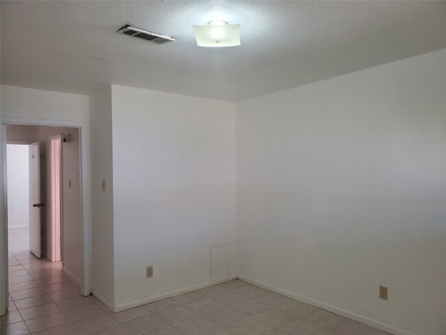 Building Photo - 15051 Woodforest Blvd