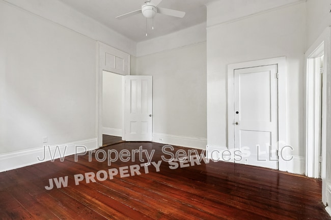 Building Photo - 2332 Ursulines Ave