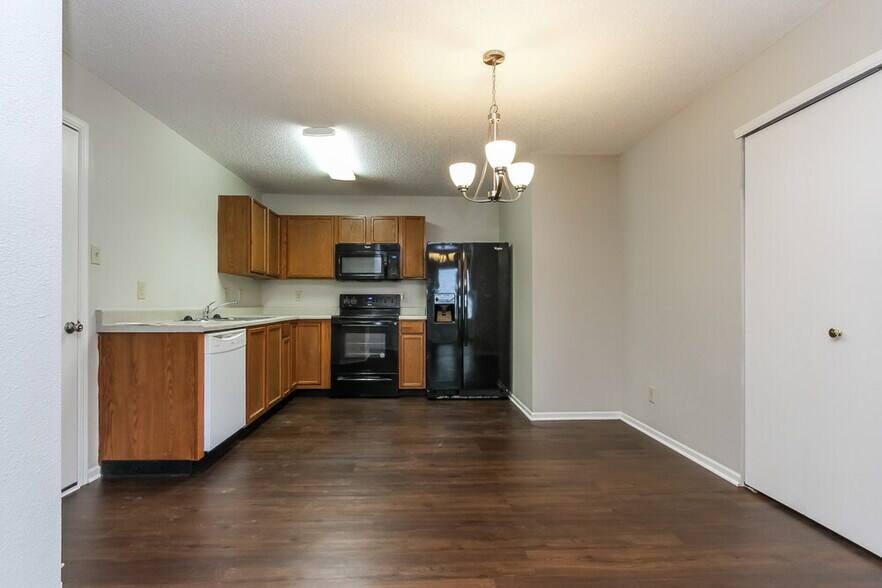 Building Photo - 3015 Redland Ln
