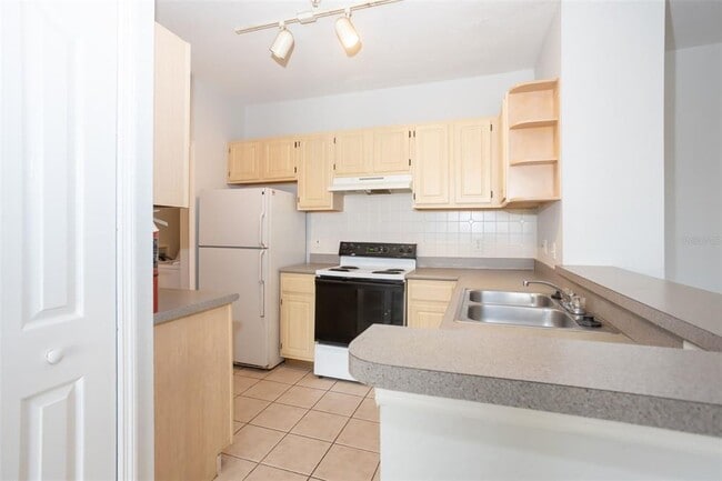 Building Photo - 8811 Dunes Ct