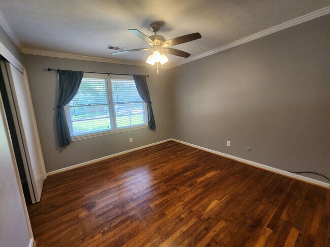 Building Photo - 3 Bedroom 2 Bath home in North Columbus