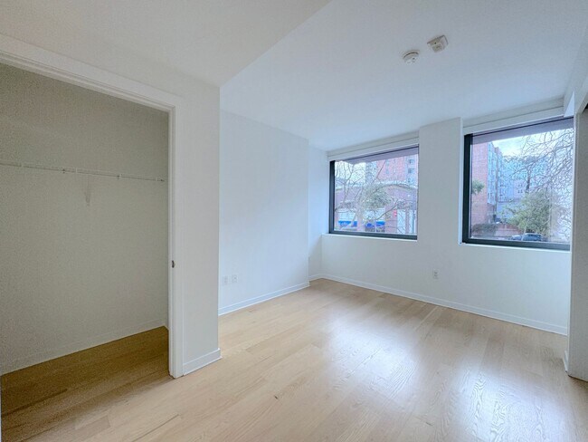 Building Photo - 1788 Clay St