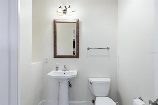 Building Photo - 7612 Lake Vista Ct