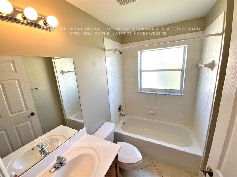 Building Photo - 1156 Rialto Dr