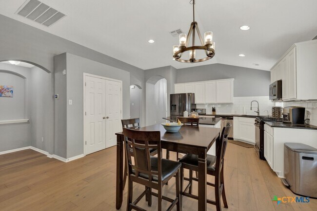 Building Photo - 481 Bayou Bend Dr