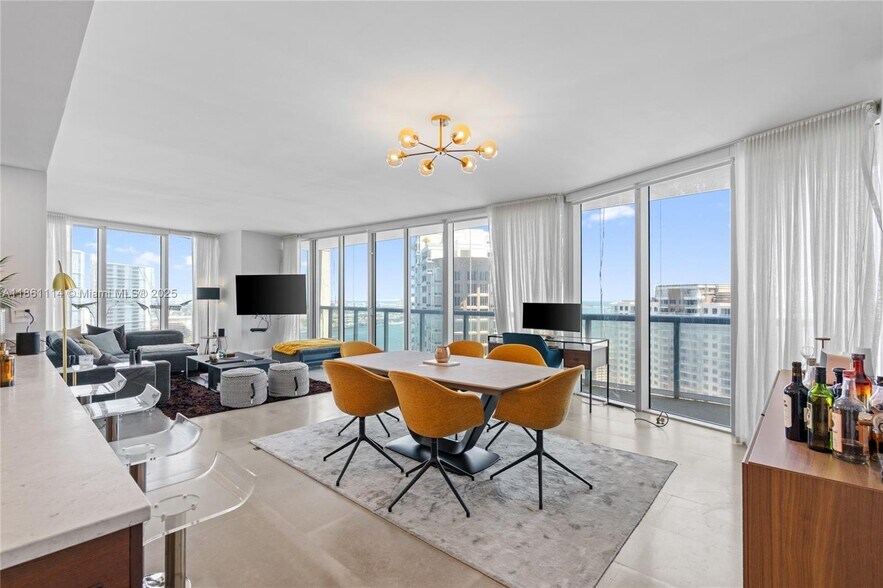 Primary Photo - 465 Brickell Ave