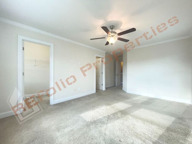 Building Photo - Charming 3 Story 3 Bedroom 3.5 Bath 1 Car-...